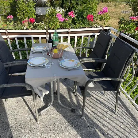Casa * Njivice